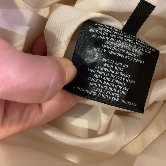 Cole Haan NWT Puffer Coat. Size: XL. Gold tone zippers and buttons. Belted - Picture 9 of 11